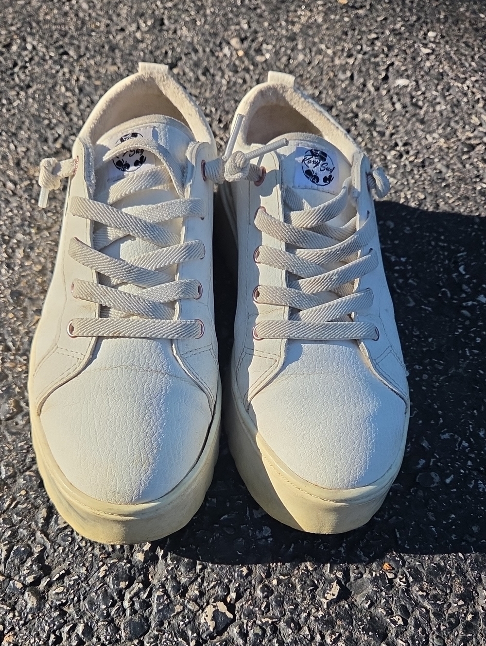 Women's Casual Lace-Up Sneakers